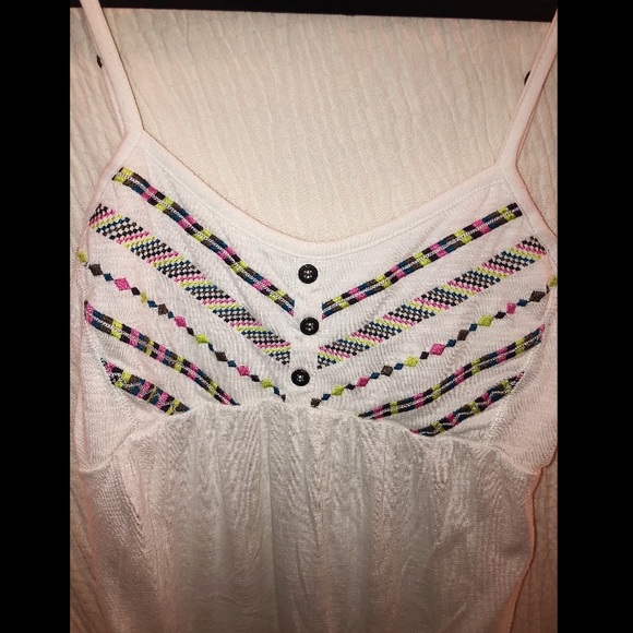 SOLD-Maurice’s embroidered tank top/shirt - Picture 4 of 5